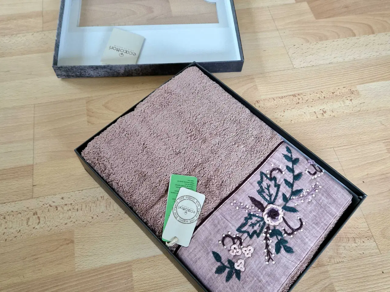 Billede 2 - Flot nyt økologisk økologisk håndklædesæt 