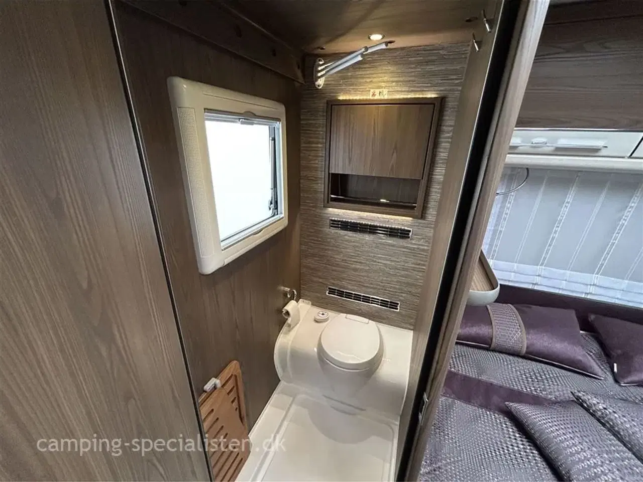 Billede 11 - 2019 - Hymer Nova S 545   Hymer Nova S 545 med Alde model 2019 kan nu ses hos Camping-Specialisten