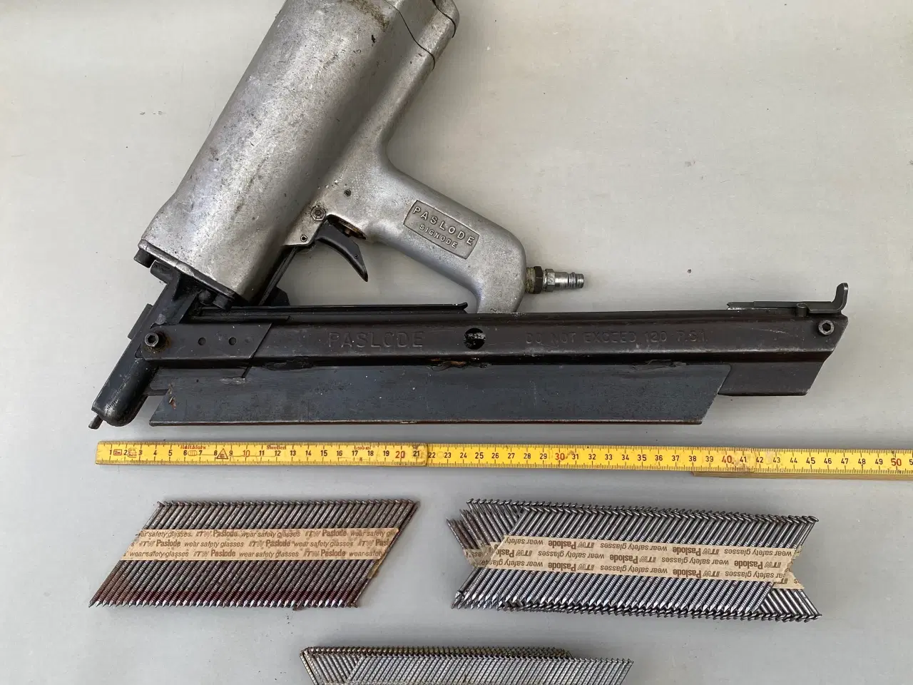 Billede 1 - Sømpistol til trykluft, fab. PASLODE.