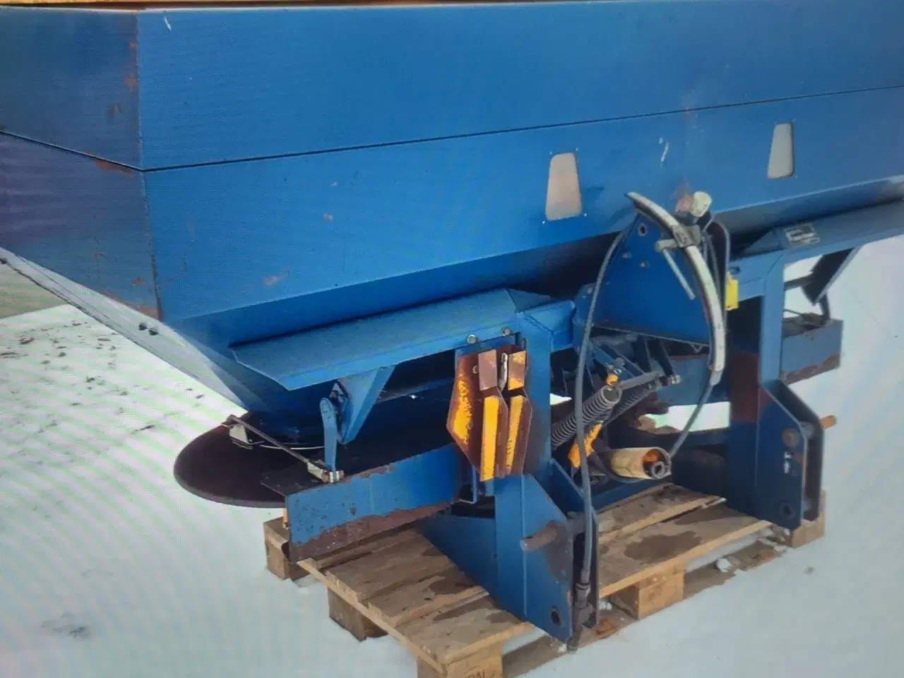 Billede 3 - Gødningsspreder