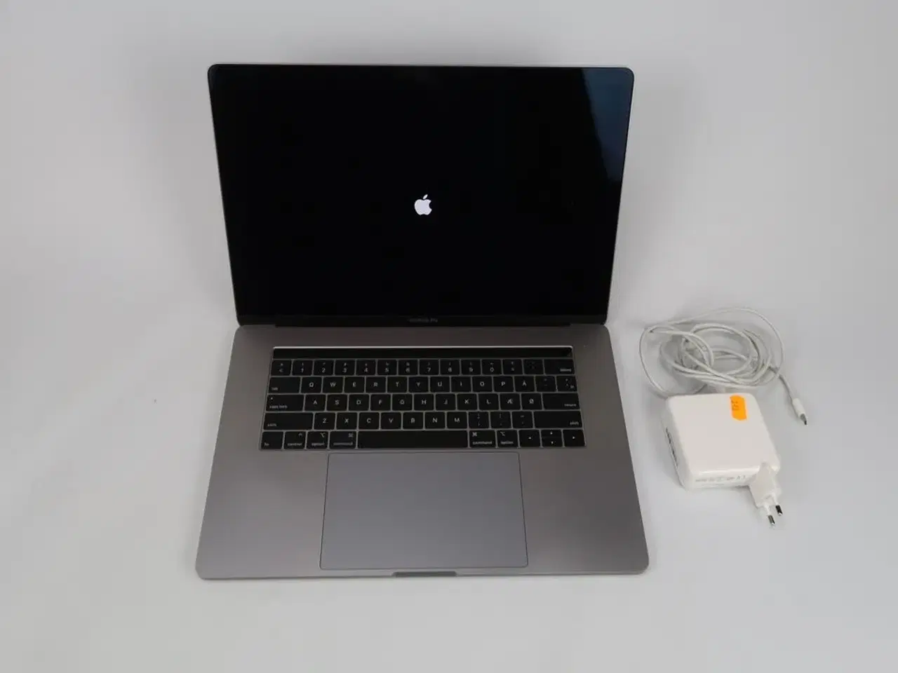 Billede 1 - Apple MacBook Pro 15,4" IPS i7-8750H