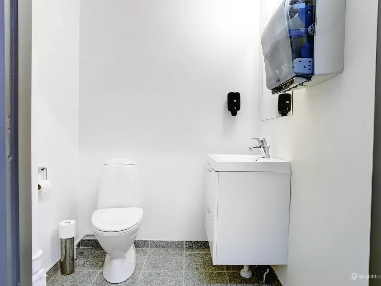 Billede 12 - Kontor/showroom velegnet til undervisningsformål, handel mm