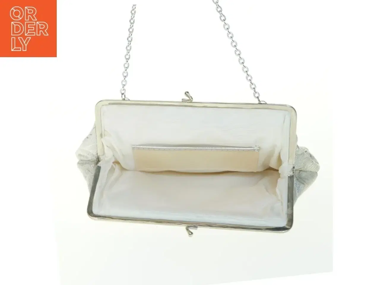 Billede 1 - Sølvfarvet aftenclutch med kæderem (str. 23x14 cm)