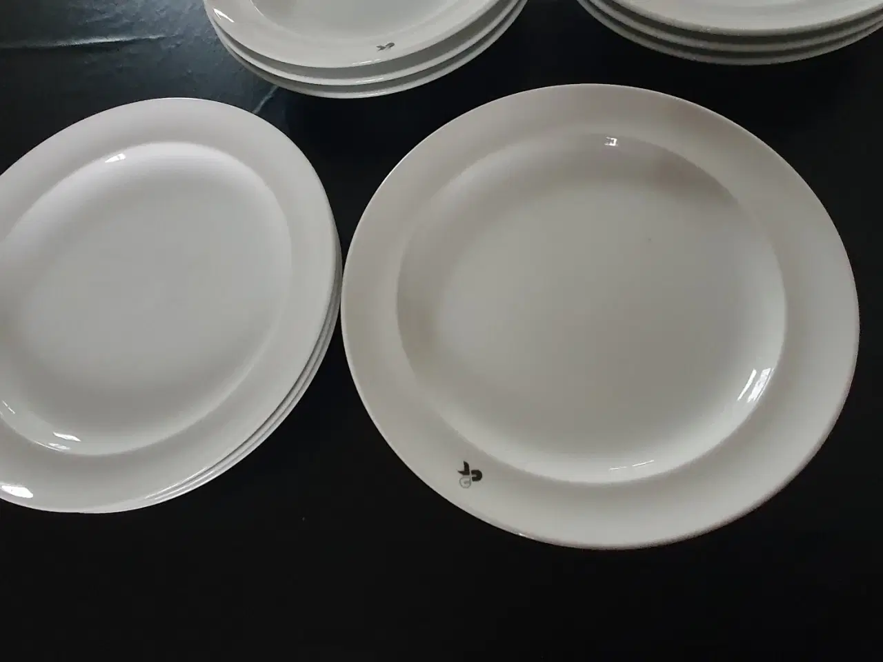 Billede 2 - Tallerkener	