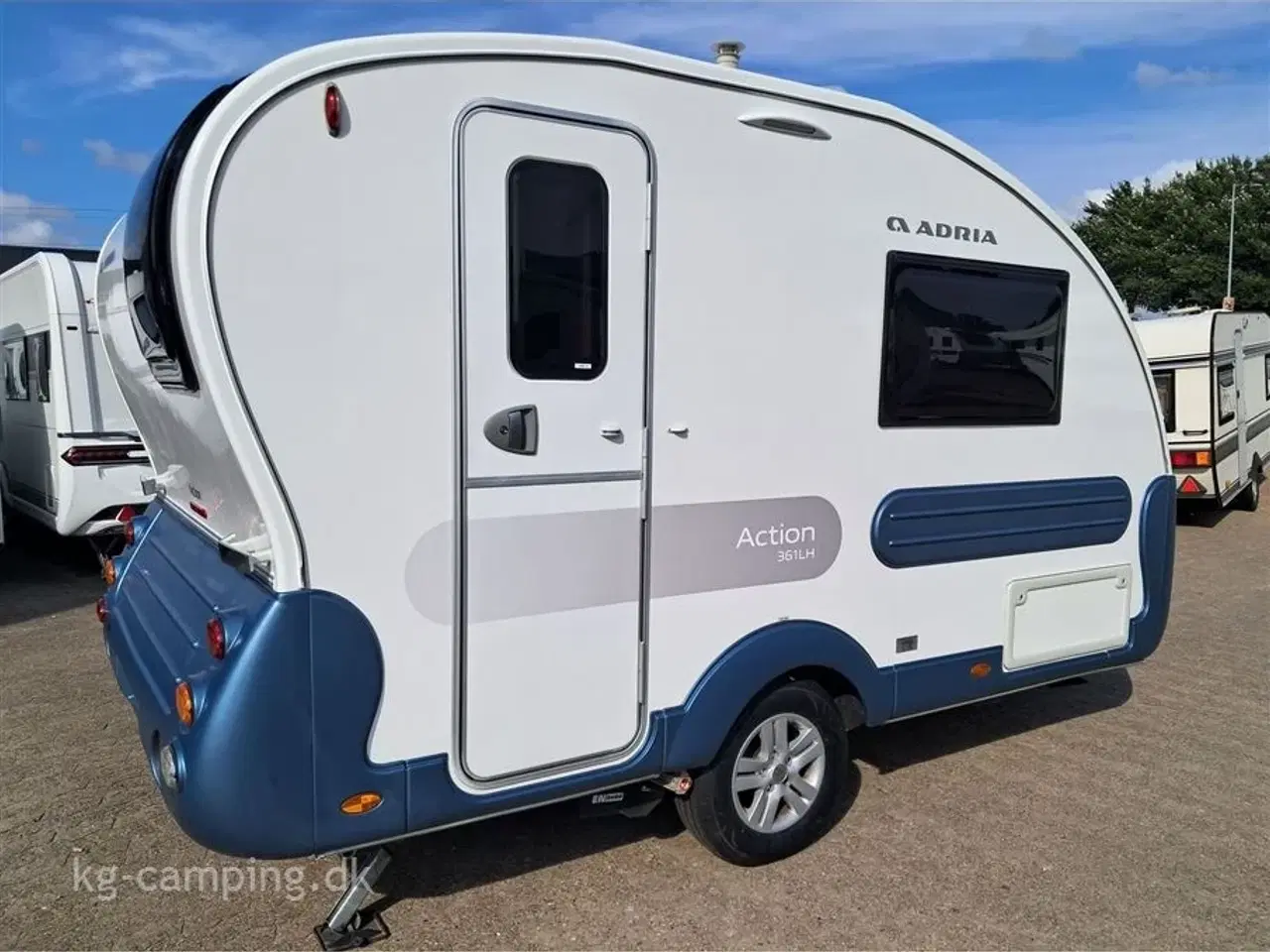 Billede 4 - 2019 - Adria Action 361 LH Panorama   Flot og velholdt rejsevogn kan nedvejes til 1.050 kg.