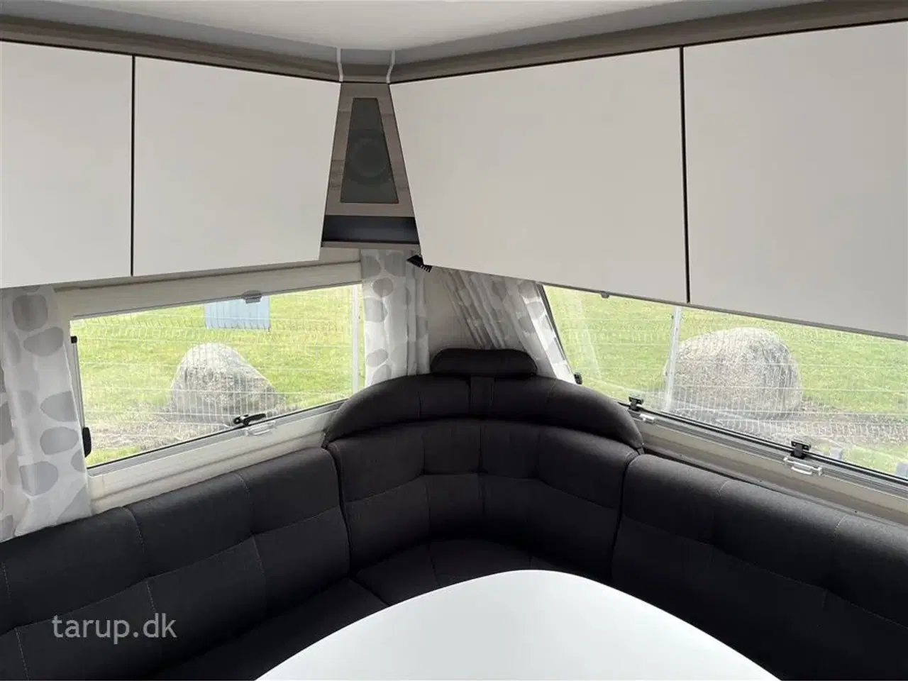 Billede 10 - 2022 - Kabe Estate 600 XL KS   Cykelstativ, Mestic klimaanlæg, rundsiddegruppe, ALDE centralvarme, vandbåren gulvvarme, stort køle/ frys, alufælge, glatte sider, fransk dobbeltseng