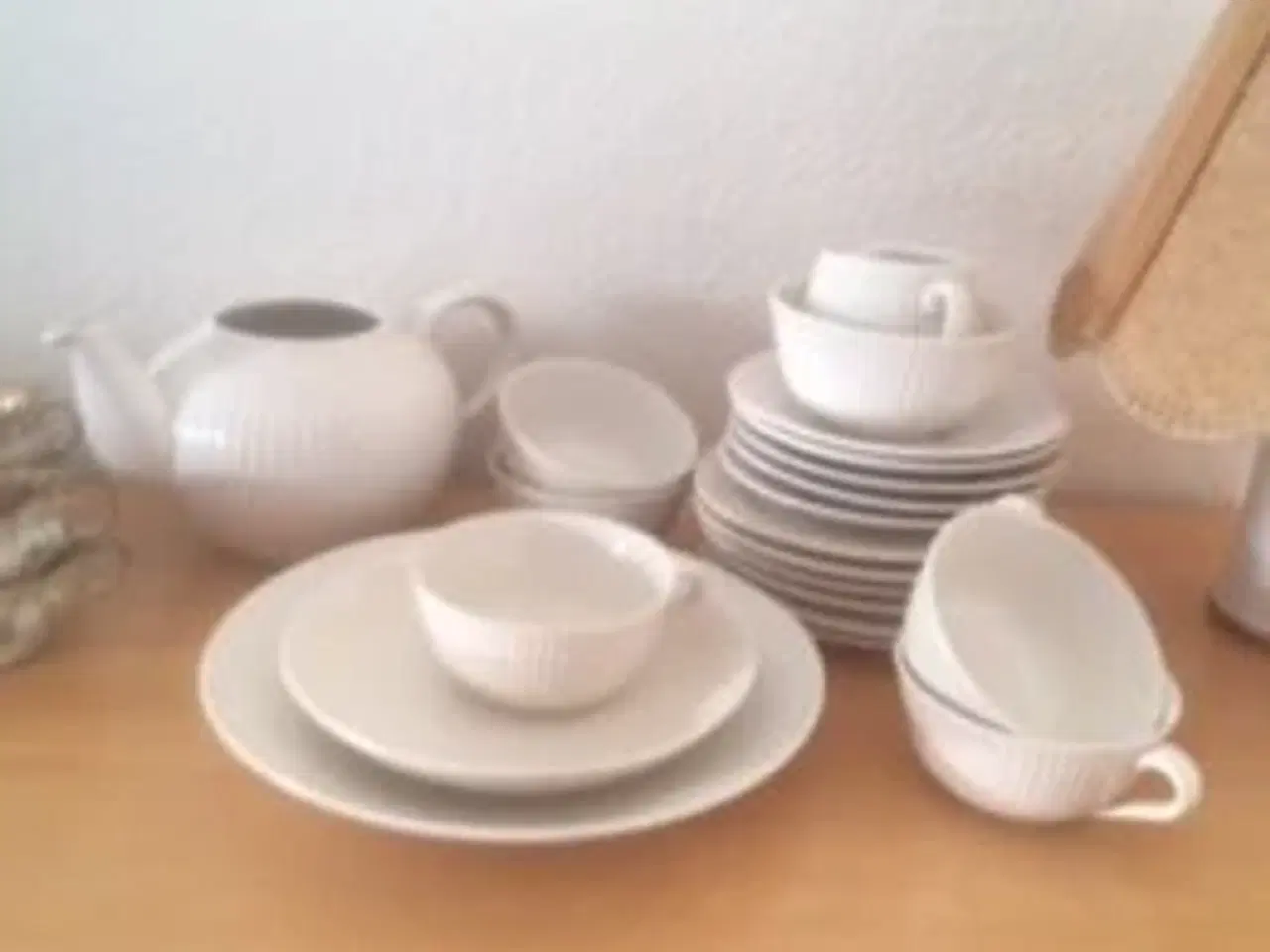 Billede 2 - Søholm. Thestel af hvidt keramik