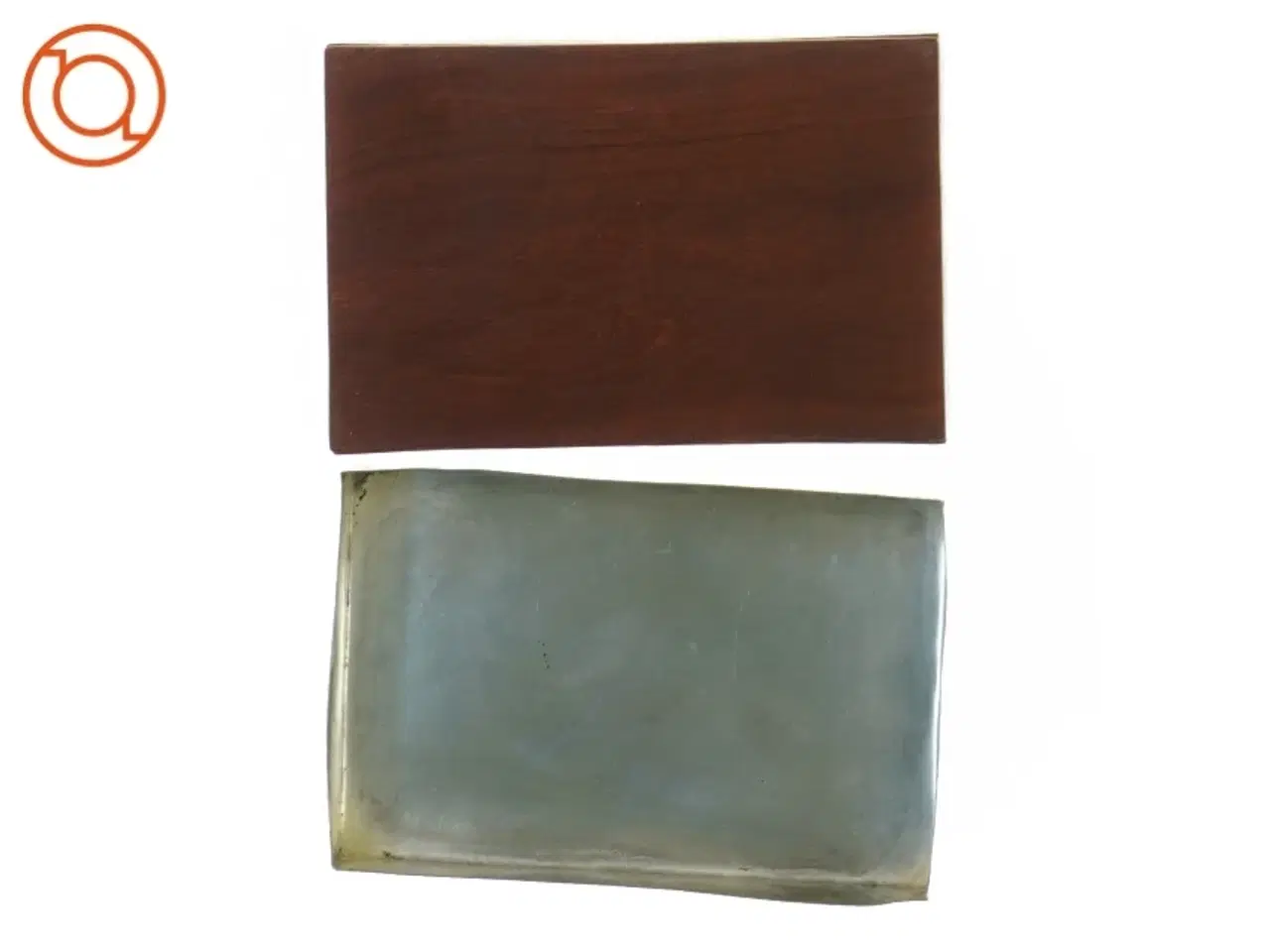 Billede 3 - Ældre trææske med ciseleret metal låg (str. 10 x 15 cm)