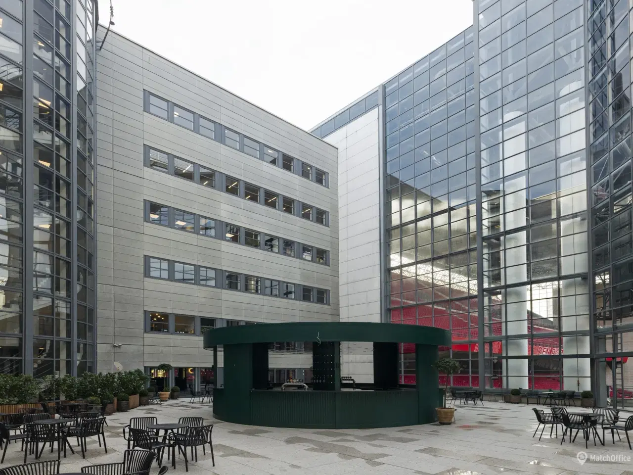 Billede 25 - Med kontor i Parken kan I spille bold med de bedste