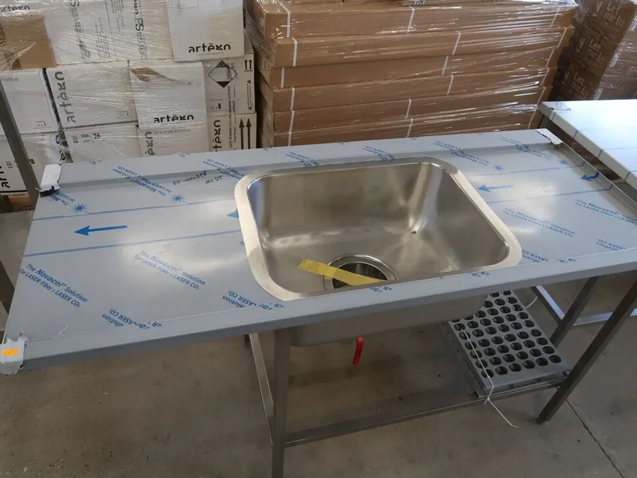 Billede 2 - Rustfri stålbord m. vask 160x65xH90cm