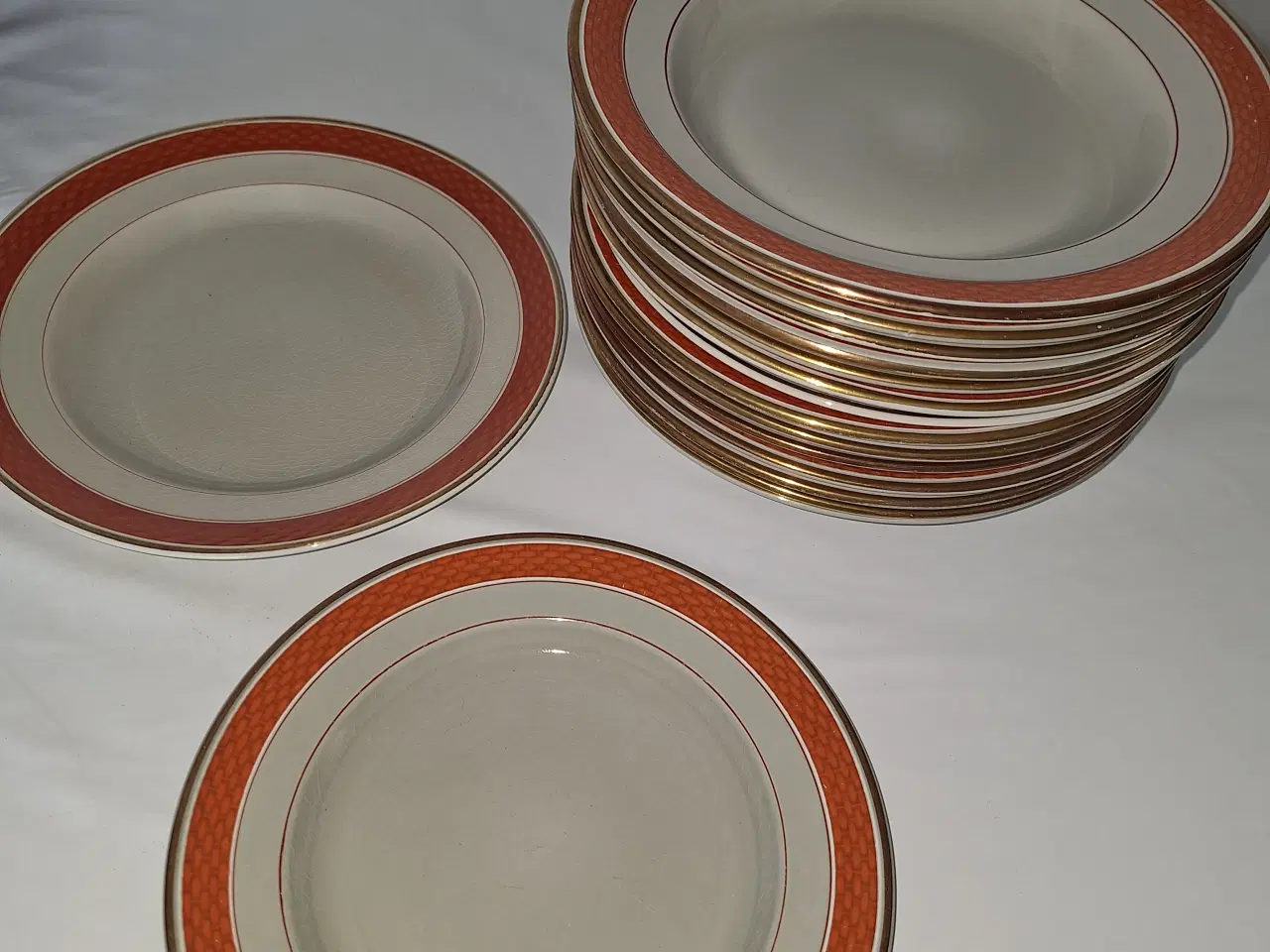 Billede 1 - Tallerkener