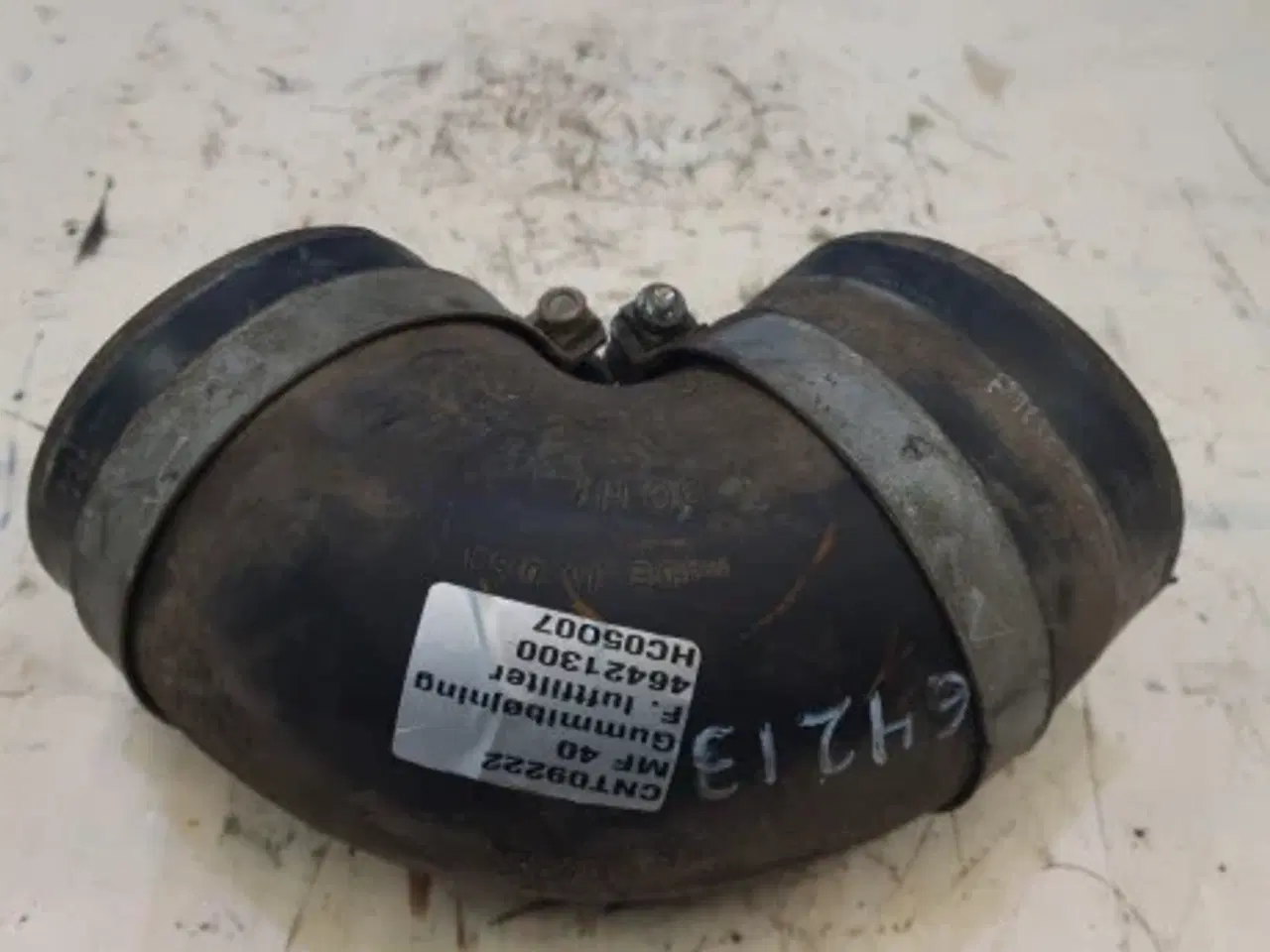 Billede 6 - Massey Ferguson 40 Gummibøjning F. Luftfilter 46421300