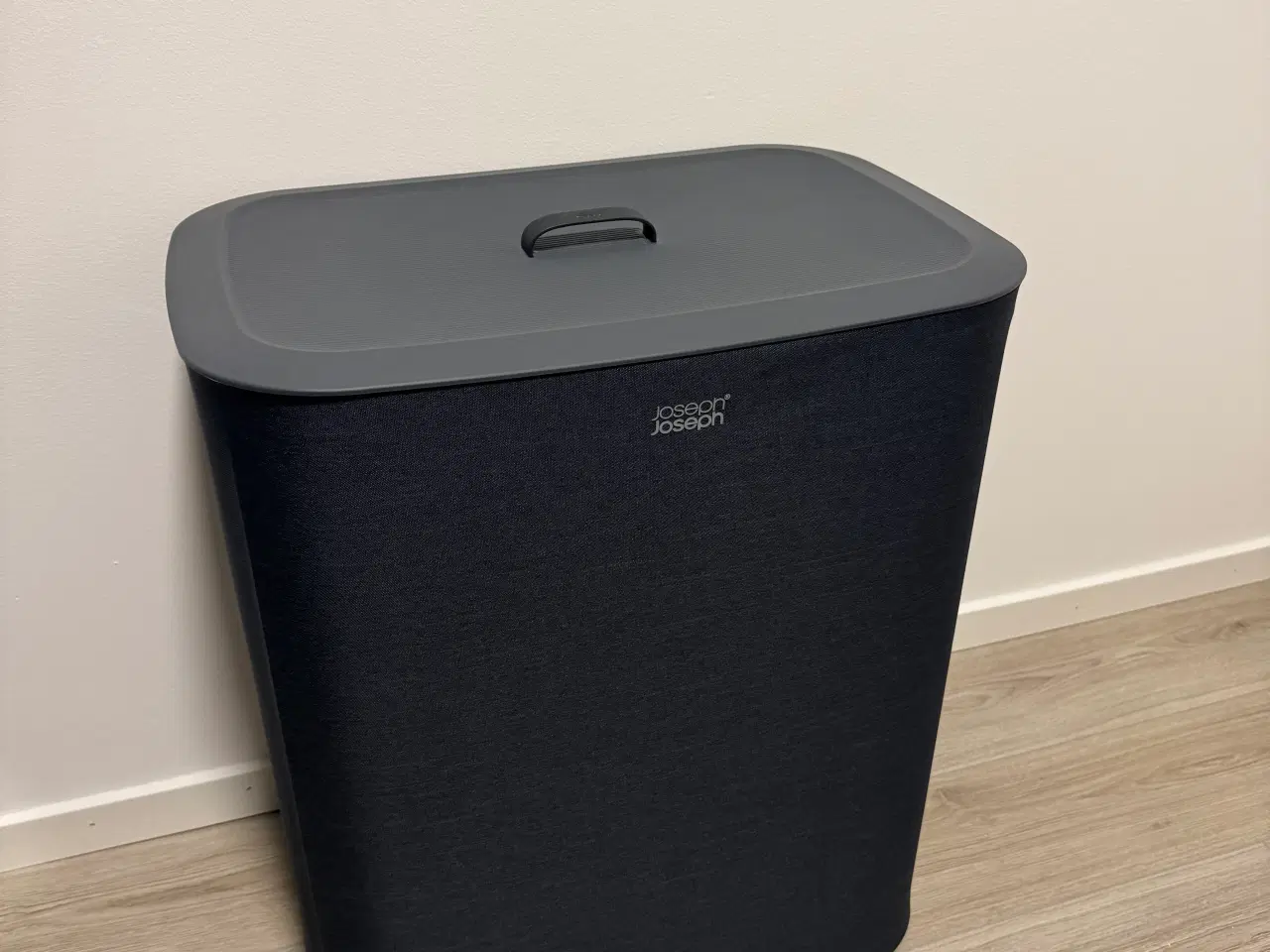 Billede 1 - Joseph Joseph vasketøjskurv med 3 rum