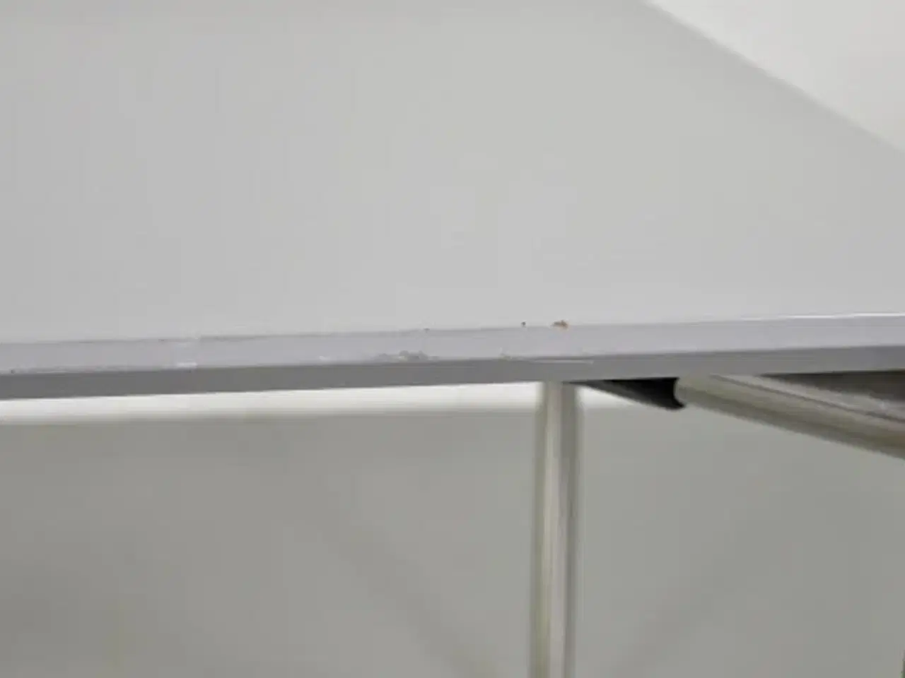 Billede 9 - Konferencebord med grå plade og ben i krom
