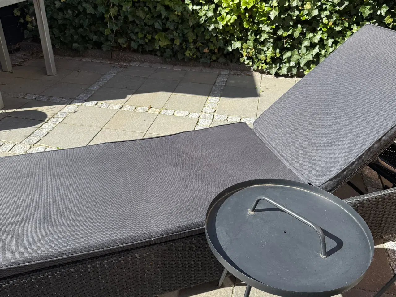 Billede 4 - Solseng med madras og sidebord