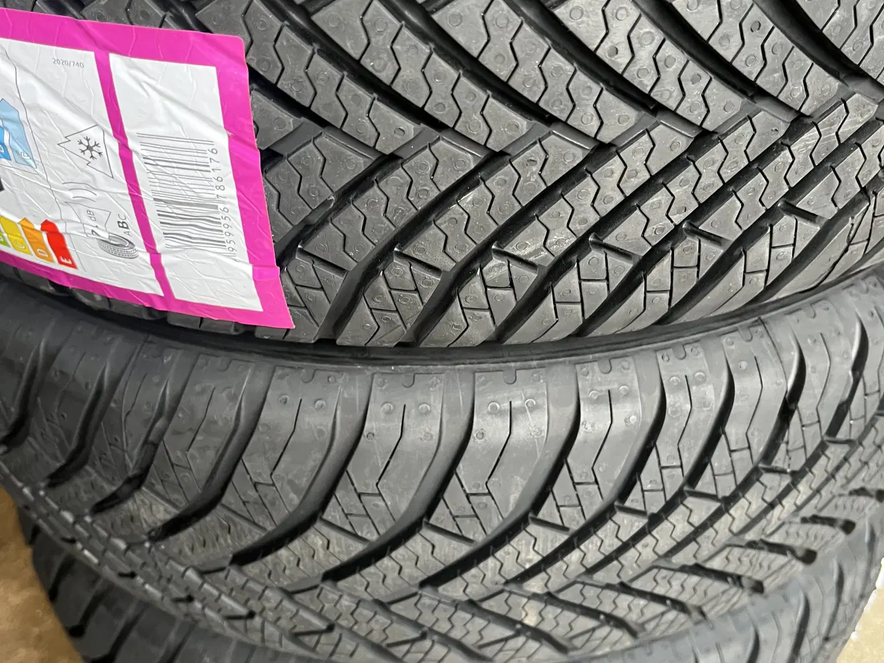 Billede 1 - Nye helårshjul. 175-65-14 VW UP.