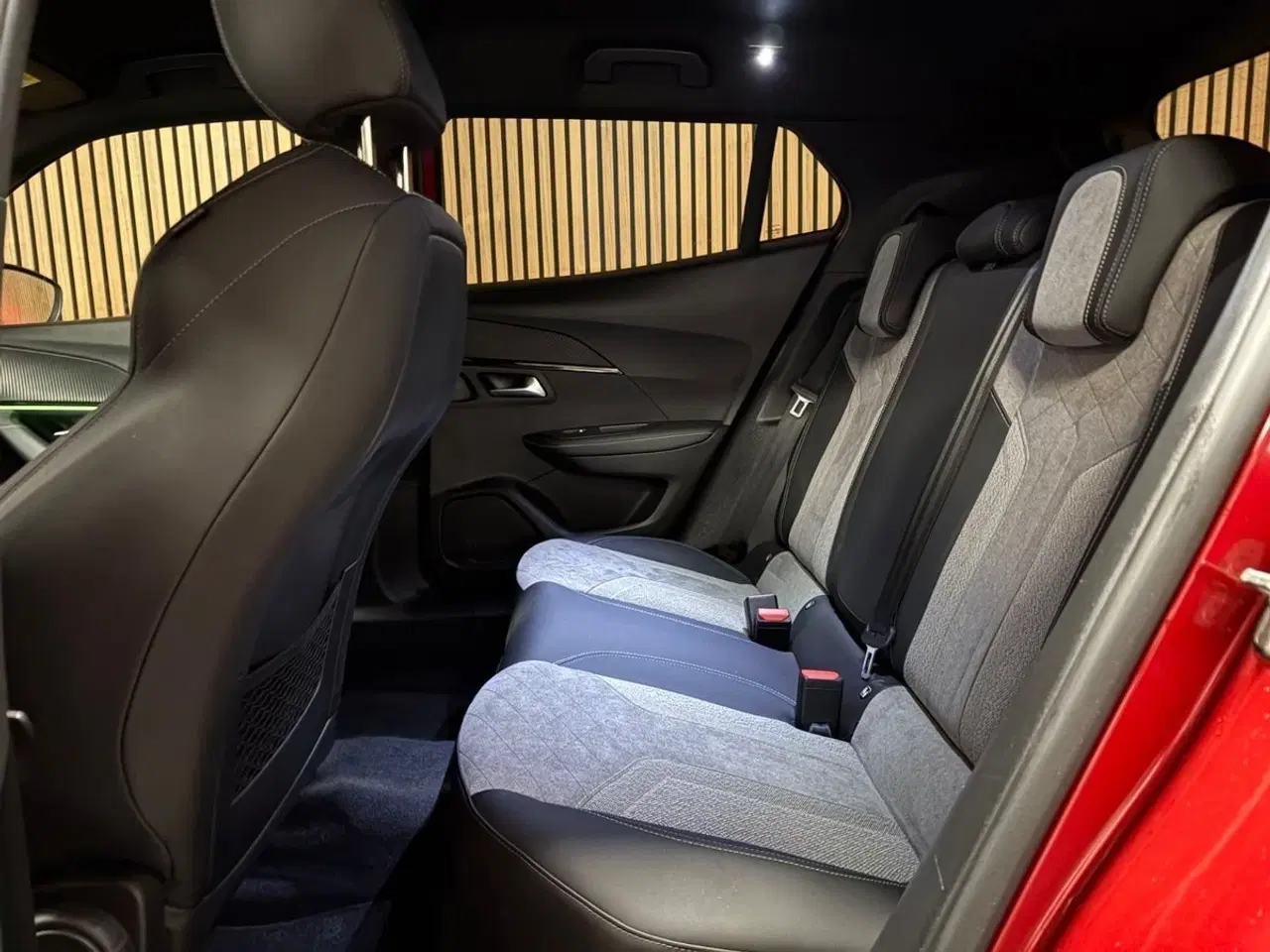 Billede 8 - Peugeot e-2008 50 GT Pack