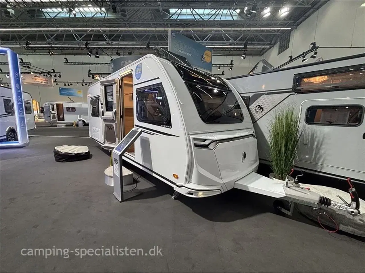 Billede 2 - 2026 - Knaus Südwind 540 UE   Knaus Südvind 540 UE BLACK SELECTION model 2026 kan snart ses hos Camping-Specialisten.dk