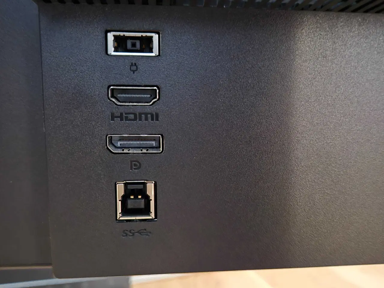 Billede 9 - Lenovo ThinkCentre Tiny-In-One 24" G5