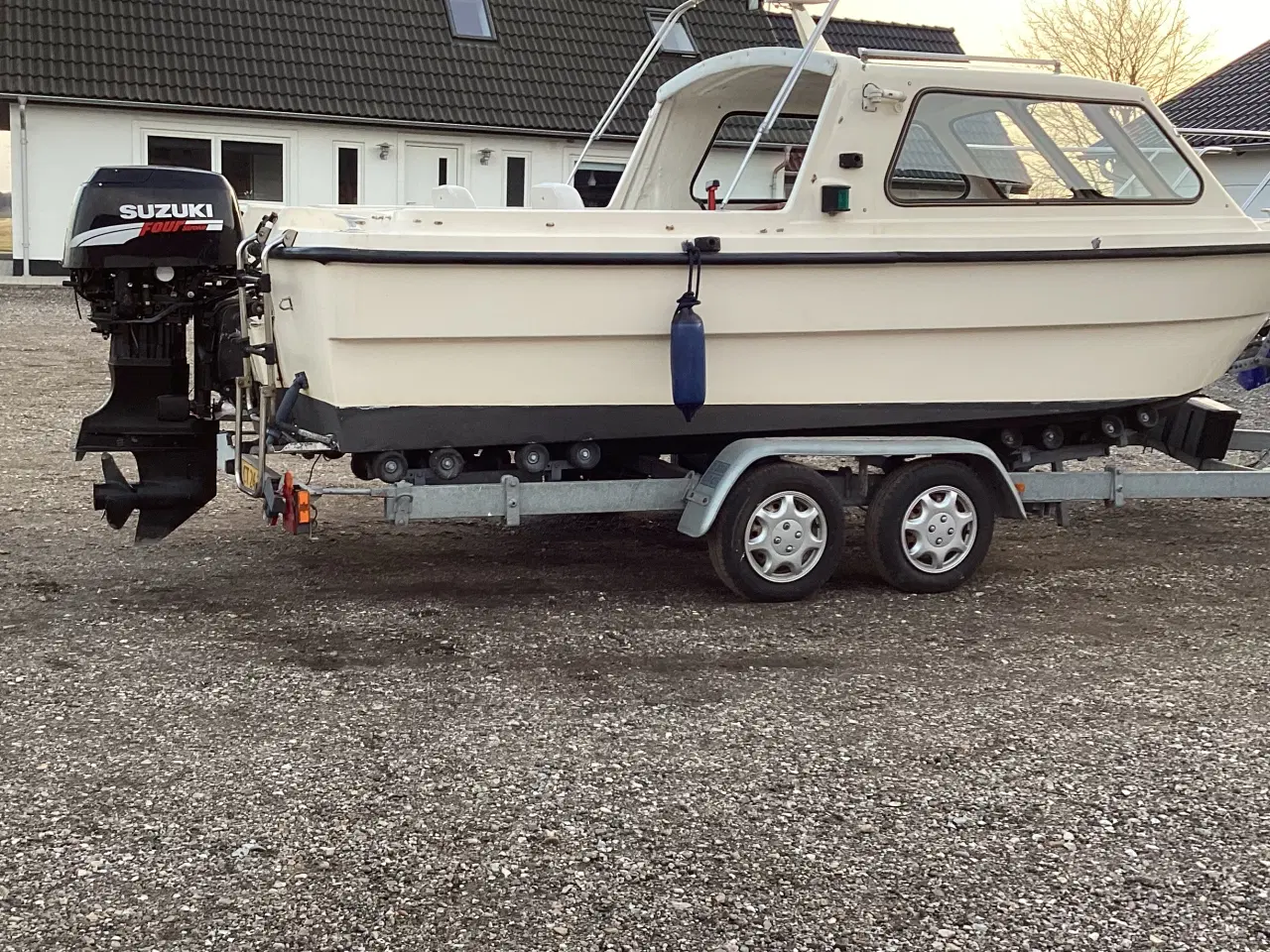 Billede 2 - Kabine båd med stor buggitrailer med elspil.