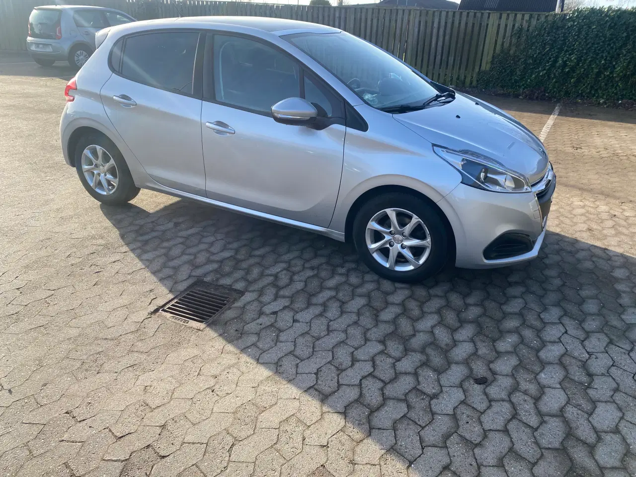 Billede 1 - Fin 208 sælges