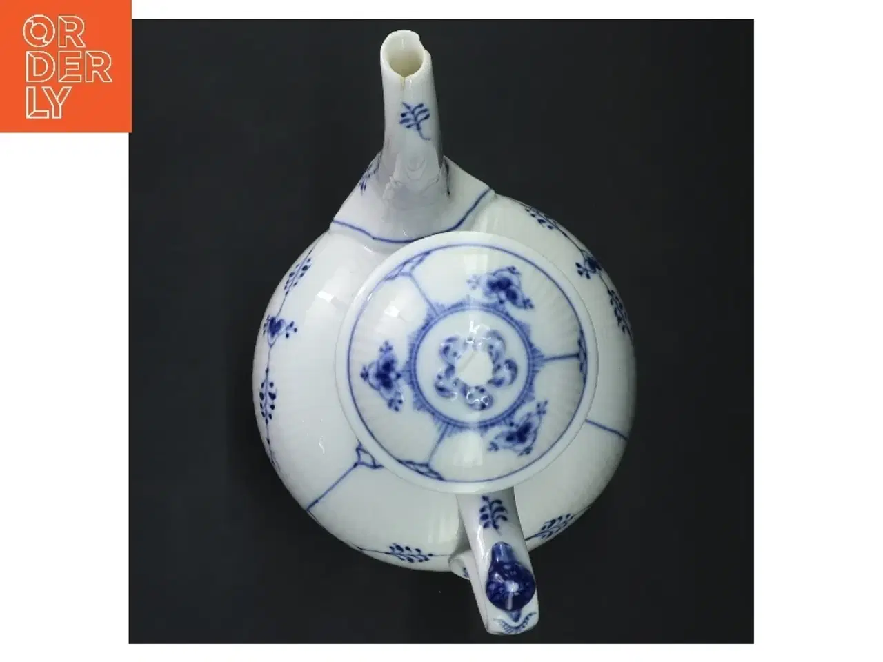 Billede 6 - Tekande i porcelæn med musselmalet dekoration fra Royal Copenhagen (str. 24x20 cm)