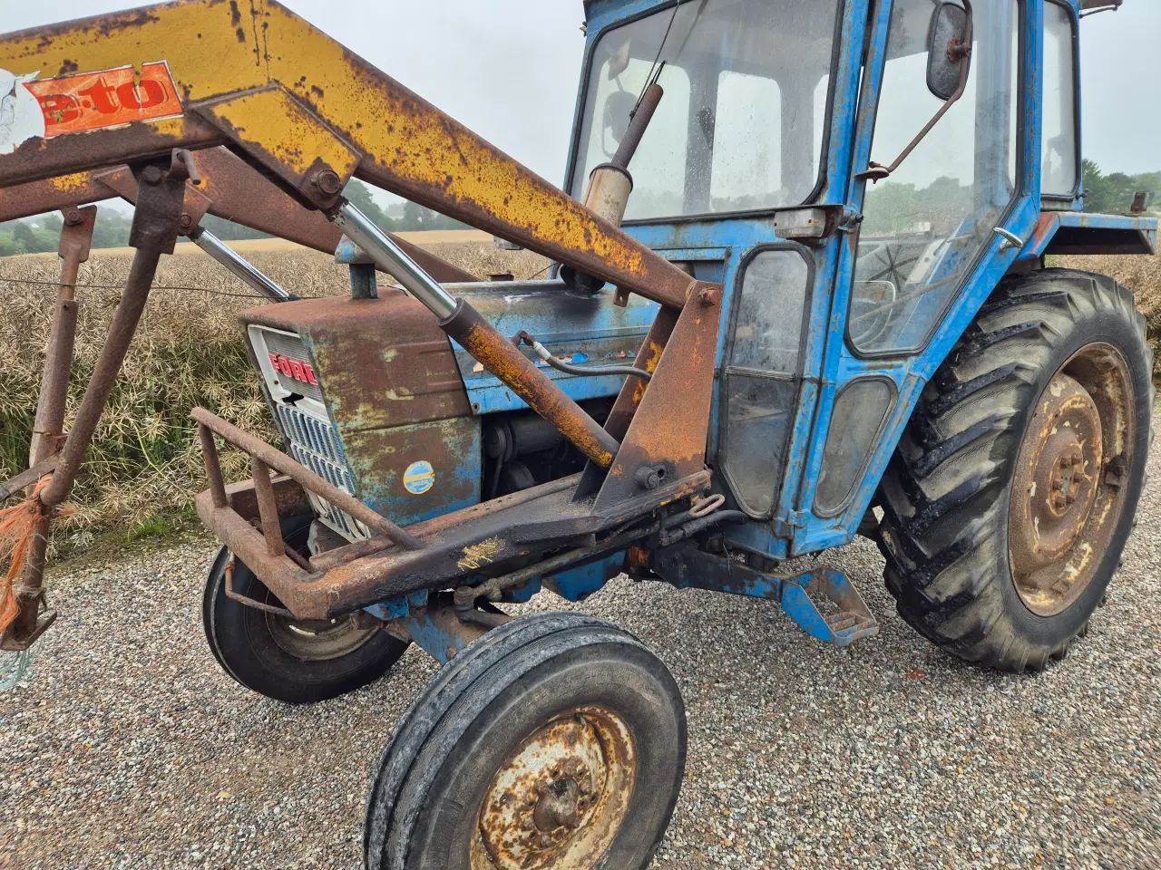 Billede 4 - Ford 4000, med frontlæsser