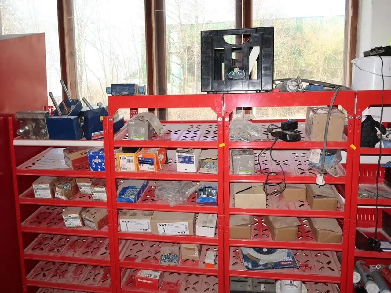 Billede 6 - Reolsystem med div. Varelager og værktøj