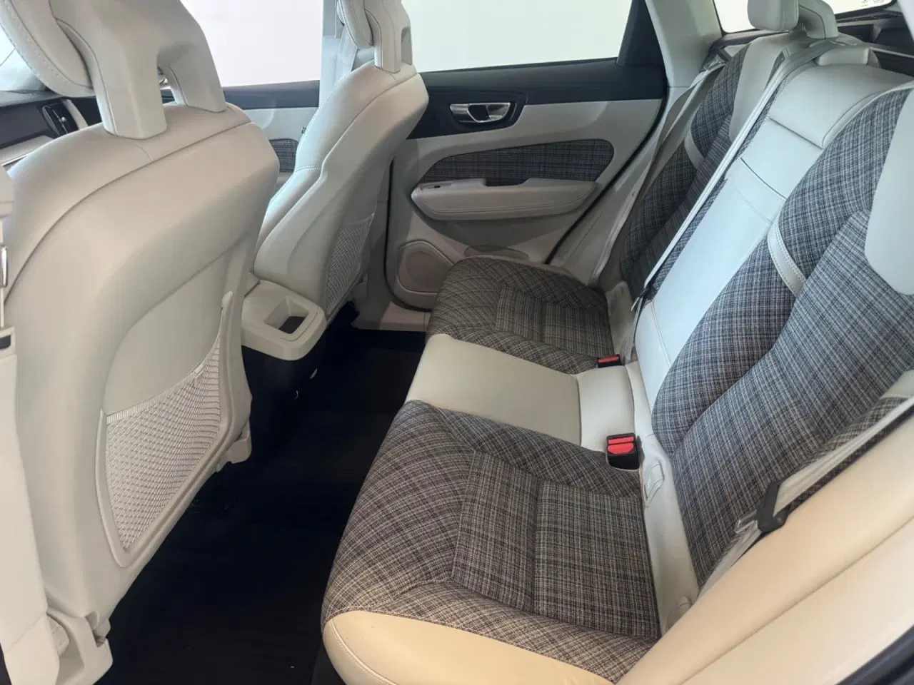 Billede 3 - Volvo XC60 2,0 D5 235 Momentum aut. AWD