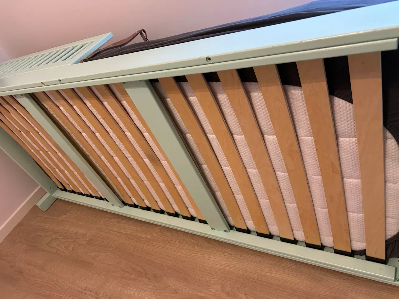 Billede 2 - Flot Juniorseng 