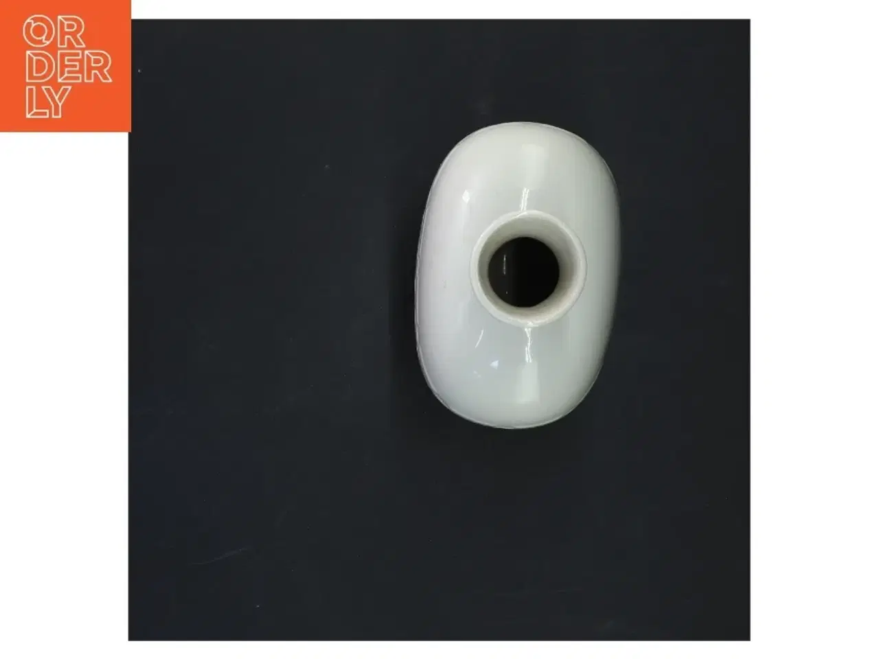 Billede 3 - Hvid keramisk vase fra B&G (str. 15x9 cm)