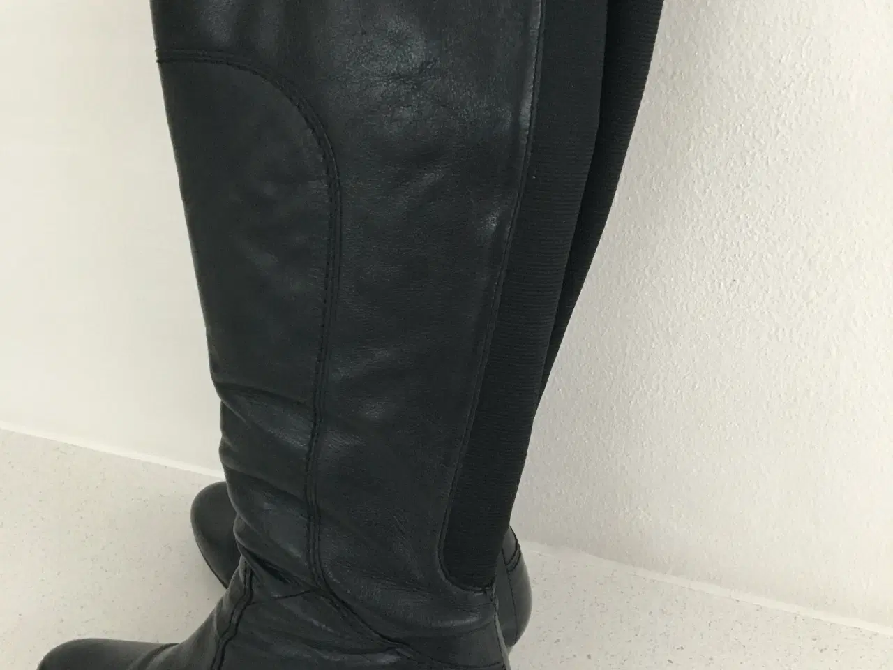 Billede 3 - Damestøvler i skind