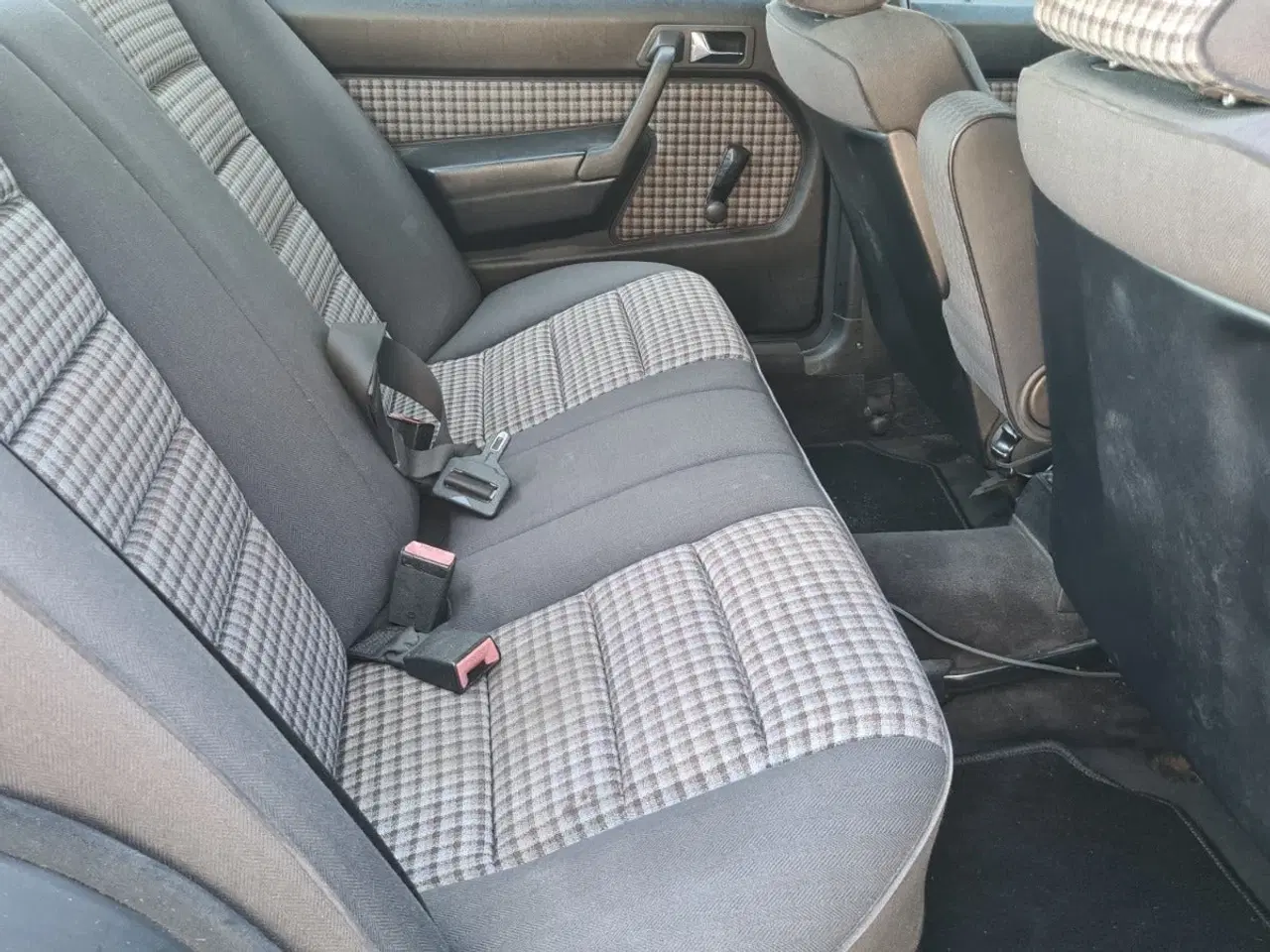 Billede 18 - Mercedes 190 E 1,8 Sportline aut.