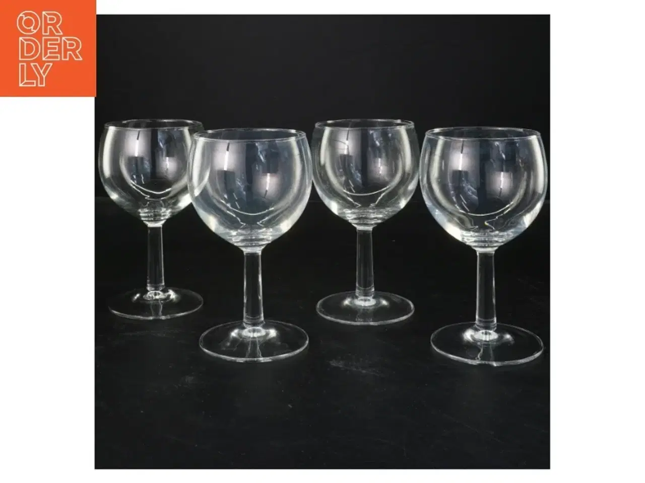 Billede 1 - Sæt med fire ballonglas vinglas (str. 14x7 cm)