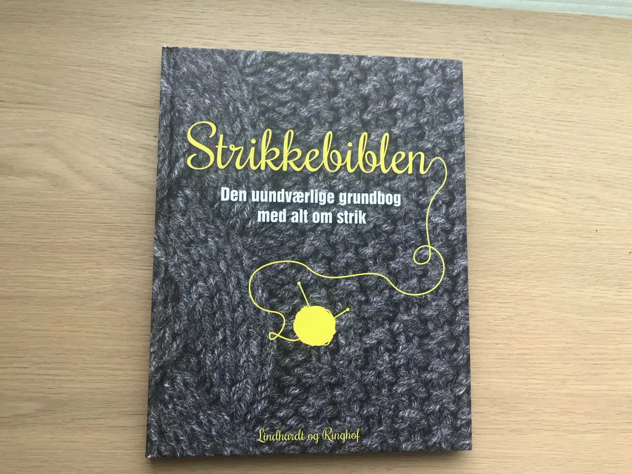 Billede 1 - Strikkebiblen - Den uunværlige grundbog med alt om