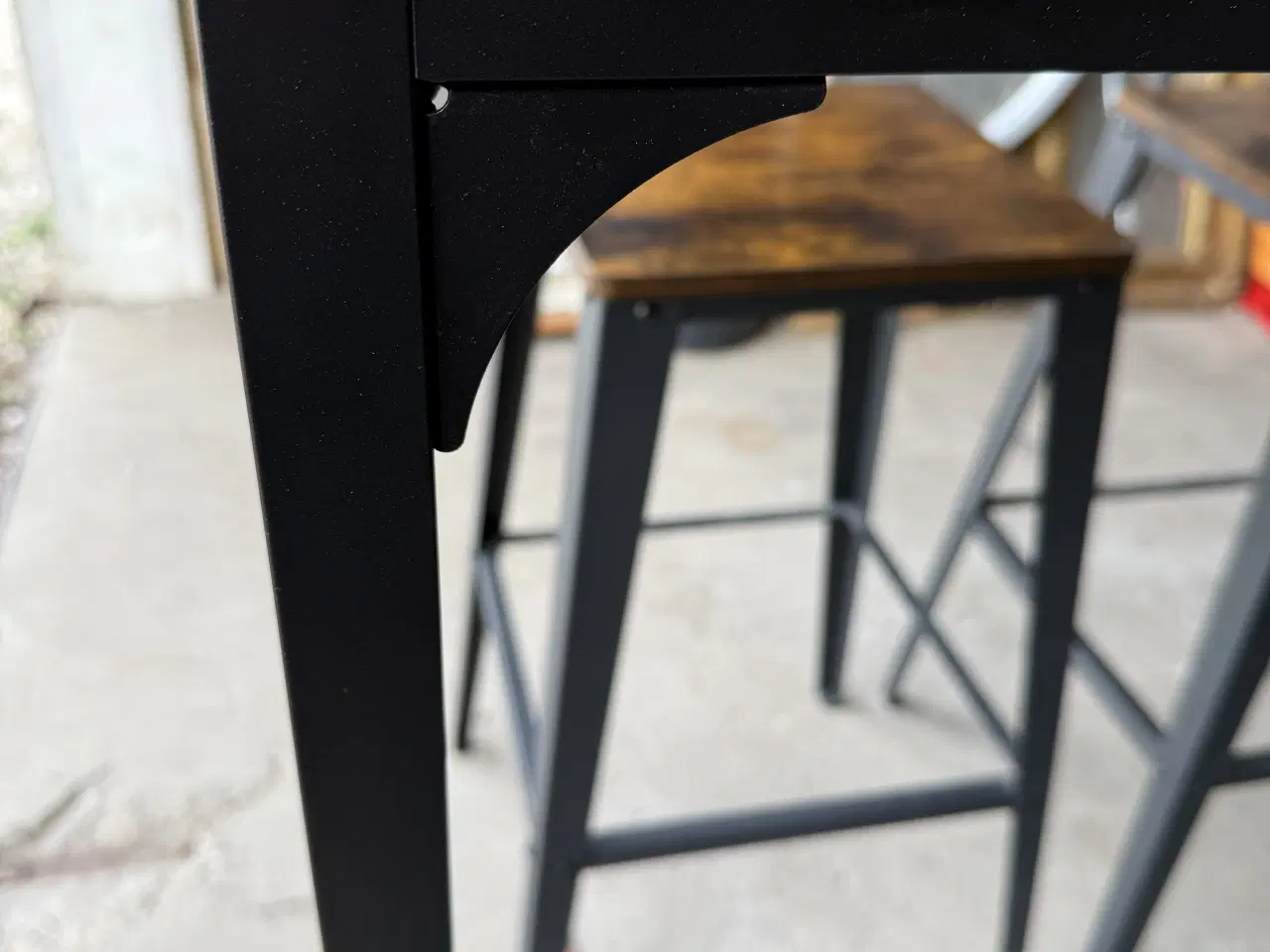 Billede 12 - 4 VASAGLE barstol & bord i industrielt design
