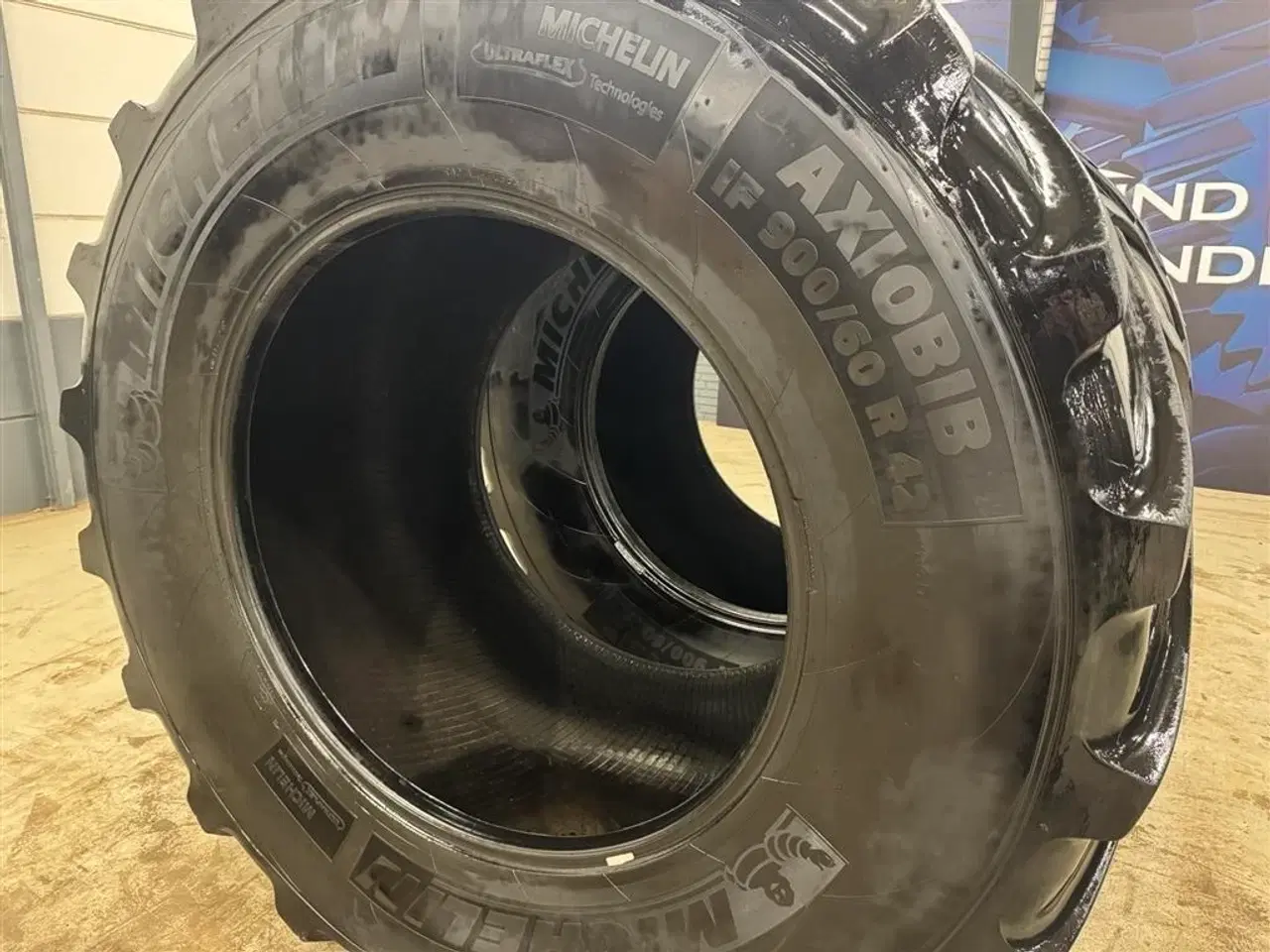 Billede 4 - Michelin 900/60R42