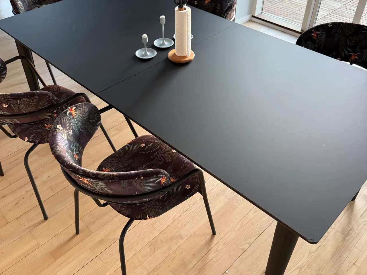 Billede 1 - Spisebord med tillægsplader