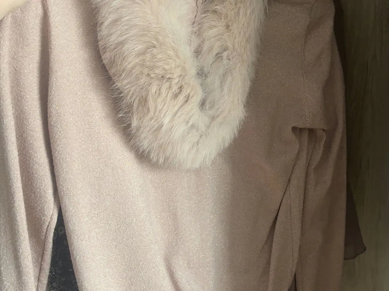 Billede 2 - Buch Copenhagen pels trøjer sælges 