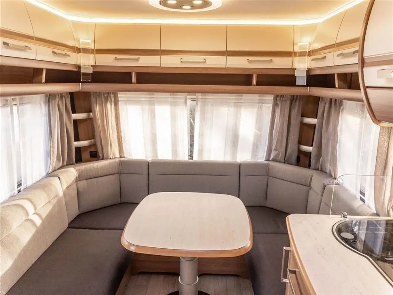 Billede 8 - 2016 - Fendt Bianco Selection 515 SG Rummelig kvalitetsvogn med enkeltsenge