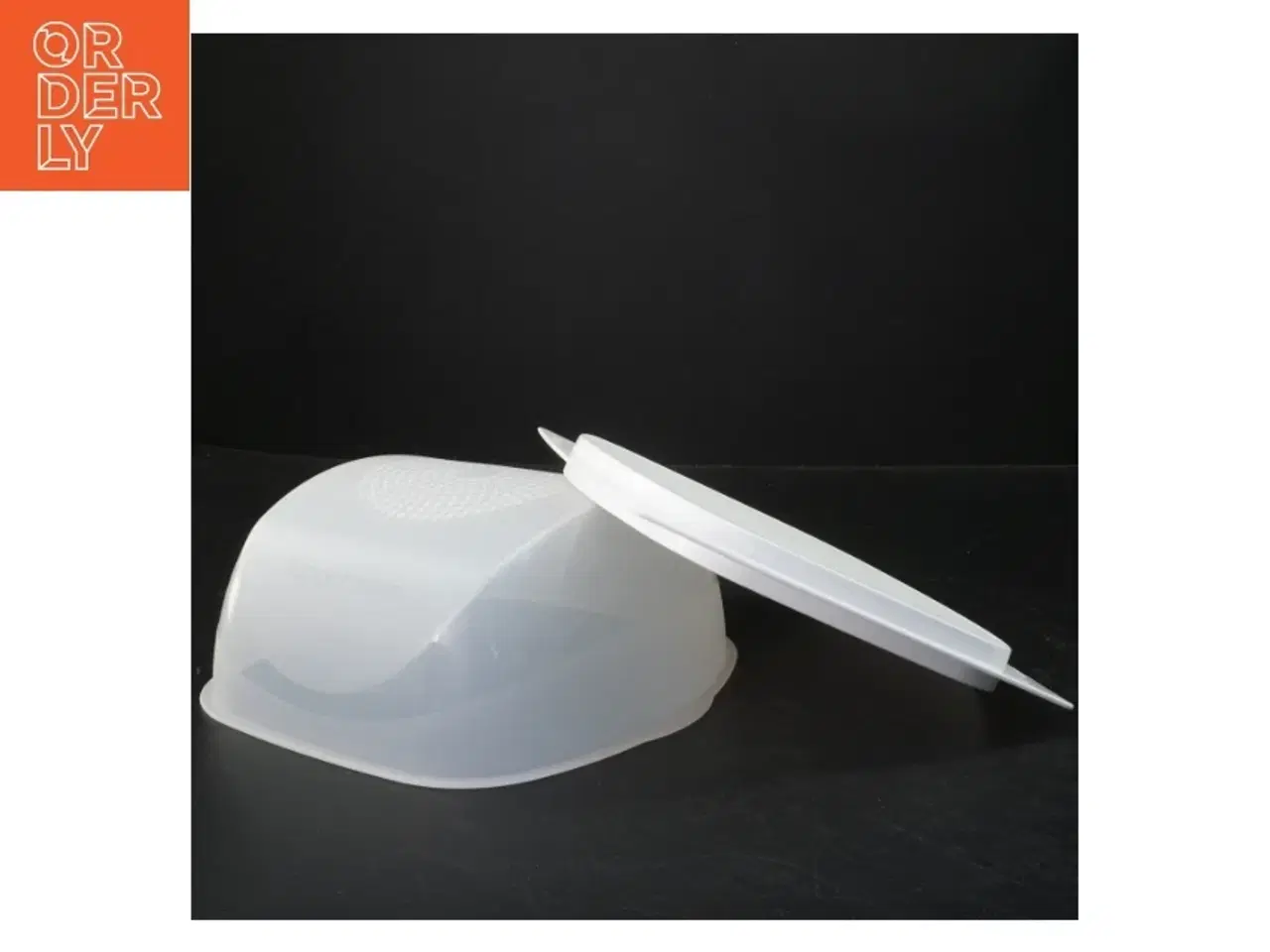 Billede 1 - Hvid Tupperware serveringsskål med låg fra Tupperware (str. 19x19 cm)