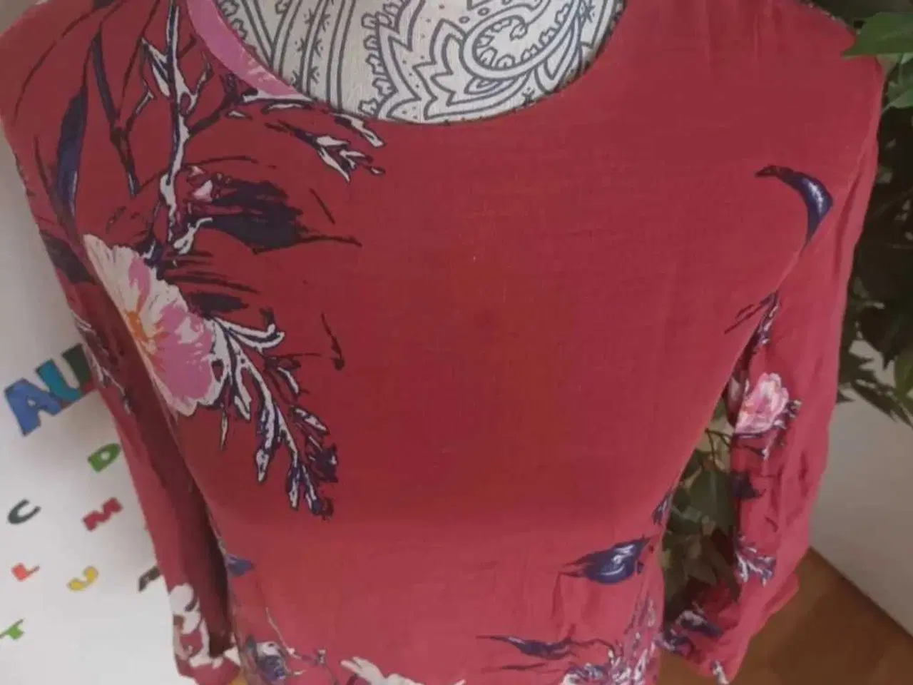 Billede 2 - Kjole. Gestuz. Large/40