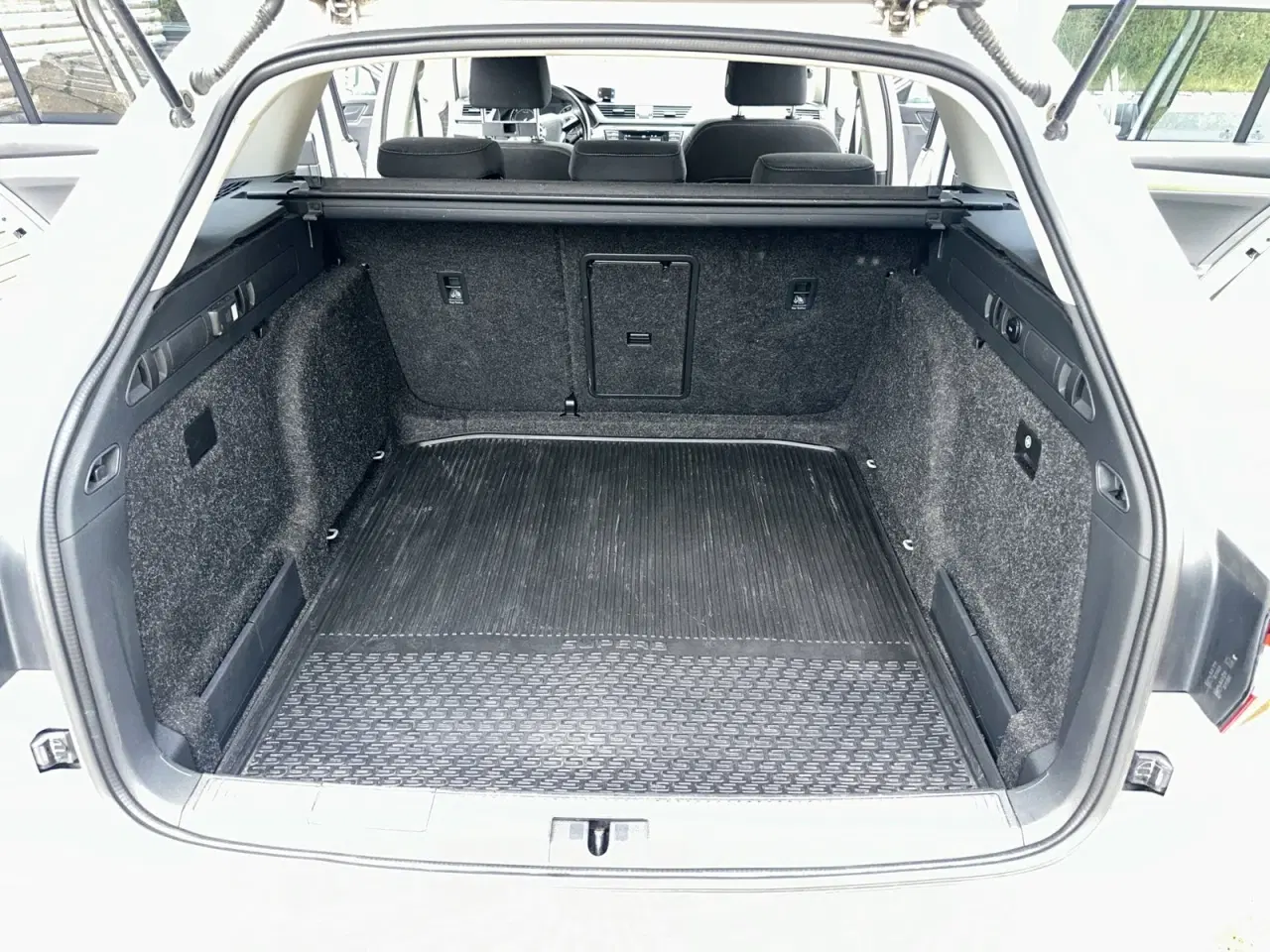 Billede 16 - Skoda Superb 2,0 TDi 150 Style Combi