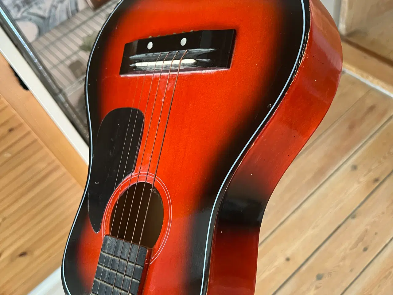 Billede 5 - Børneguitar i fin stand