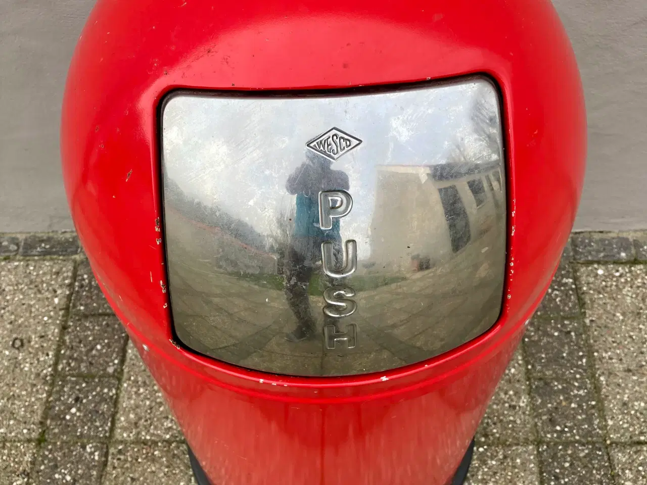 Billede 1 - Wesco Pushboy affaldsspand rød metal