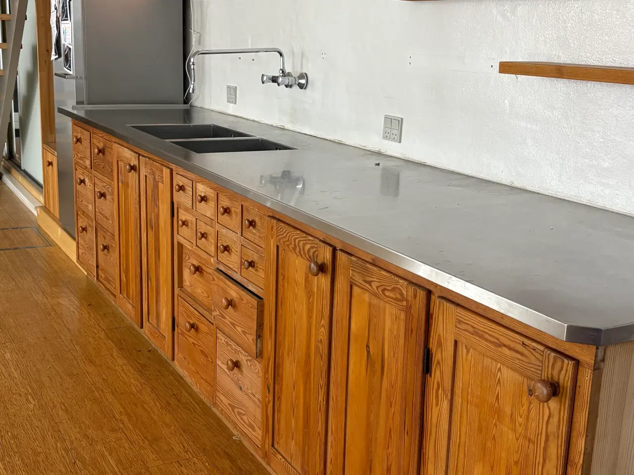 Billede 2 - Købmandsdisk (køkken)