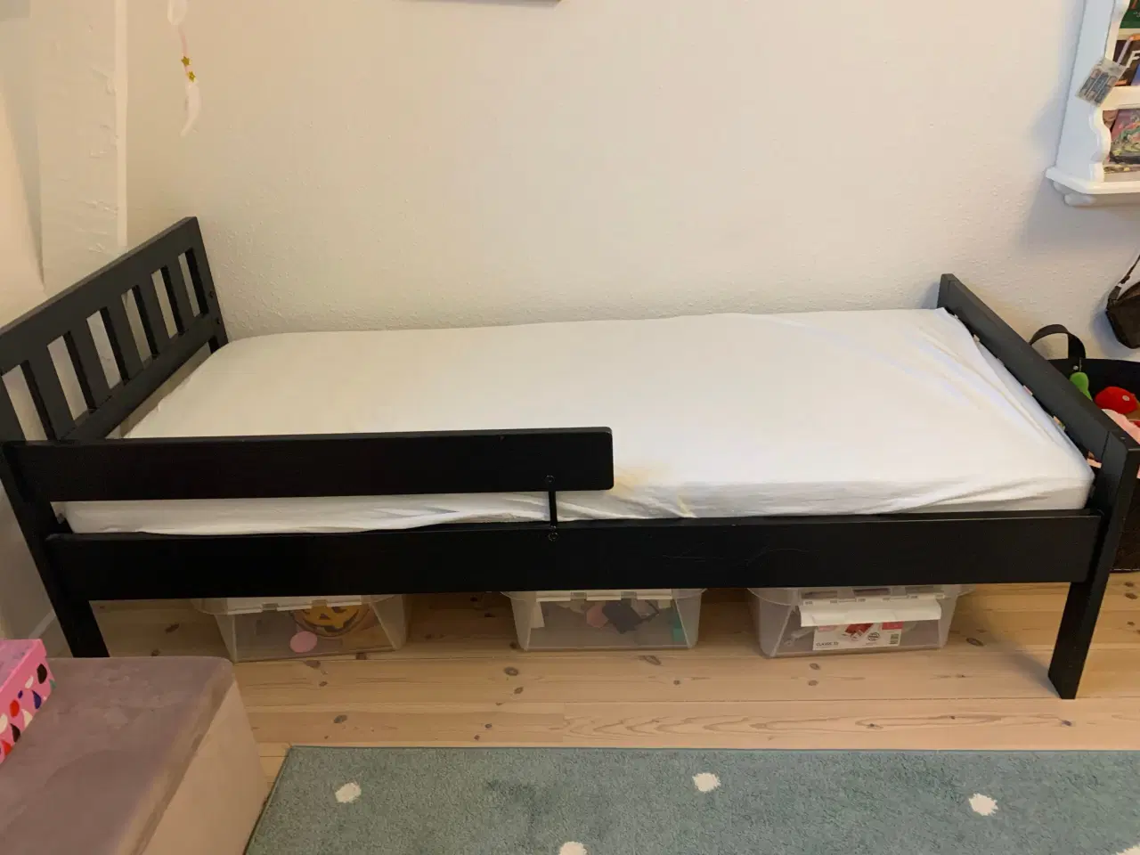 Billede 2 - Junior seng IKEA