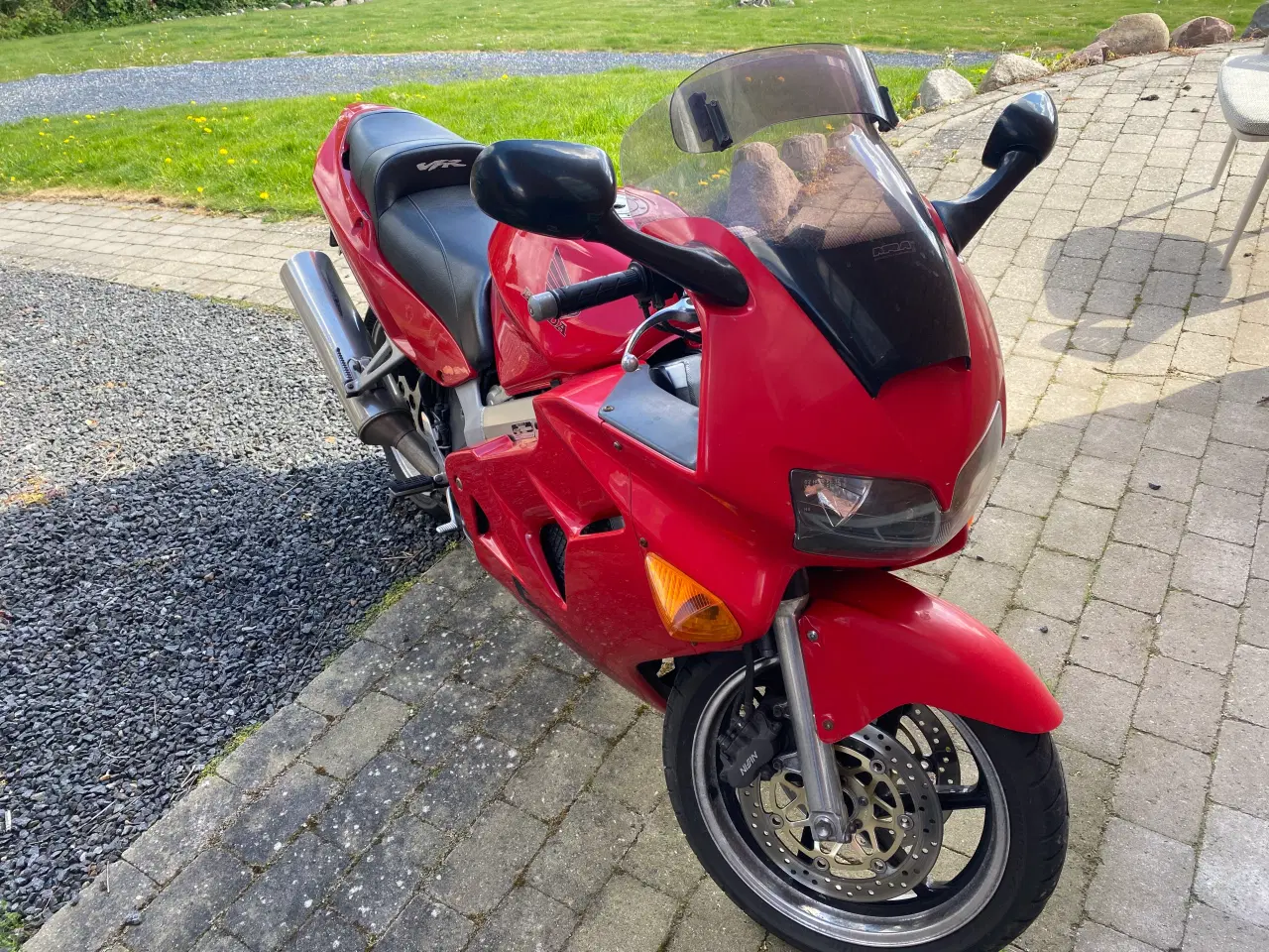 Billede 1 - Dk s Billigste Velholdt  Vfr 800 Nysynet 