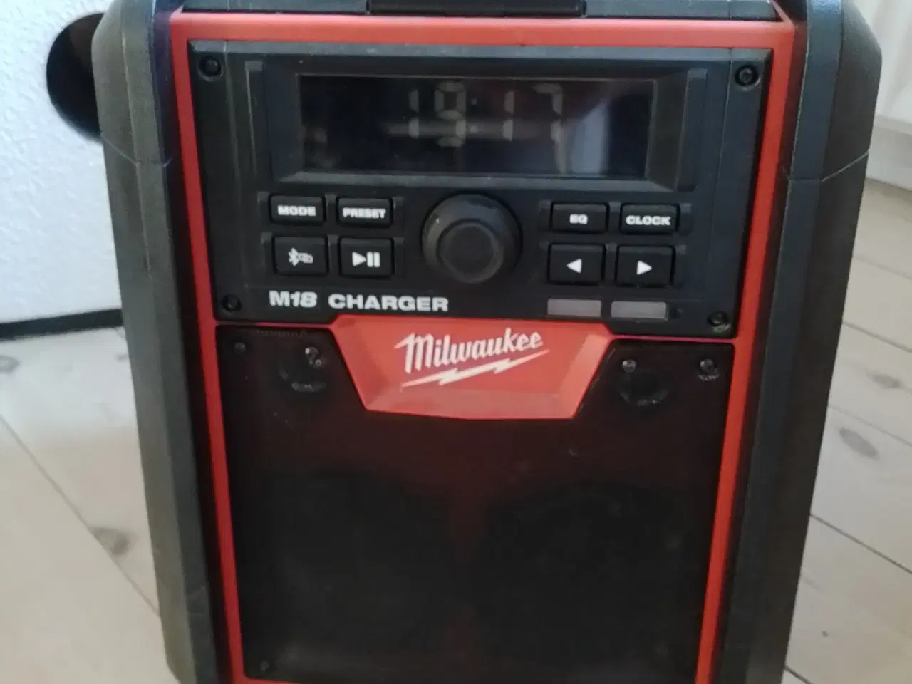Billede 1 - Håndværkere radio med oplader og Bluetooth. 