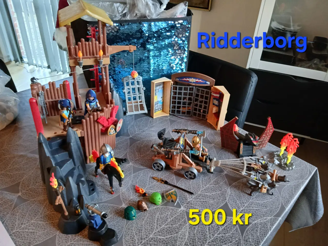 Billede 1 - RIDDERBORG M/FÆNGSEL,KATAPULT,RIDDERVOGN M/ HUNDE